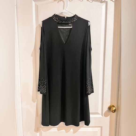 FINAL PRICE Jessica Howard Open Shoulder Dress - Picture 1 of 7